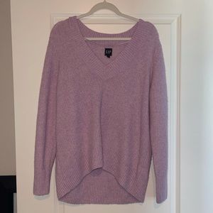 GAP size large lavender purple lilac sweater vneck soft